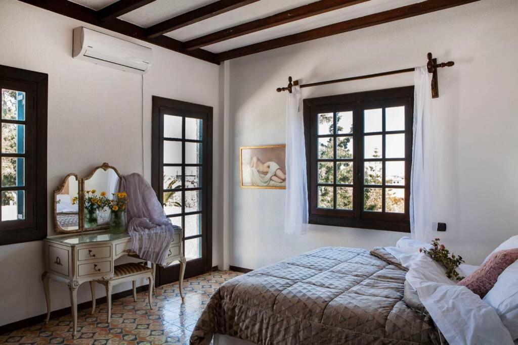 Villa Velissarios: Wonderful Villa Next To Beach Aegina 外观 照片