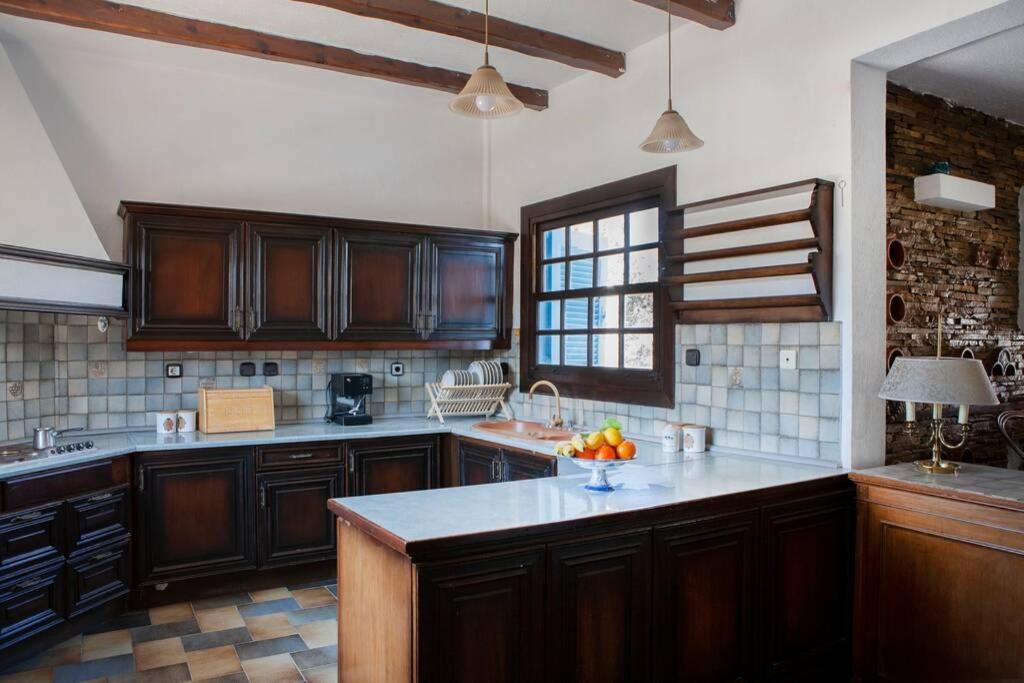 Villa Velissarios: Wonderful Villa Next To Beach Aegina 外观 照片